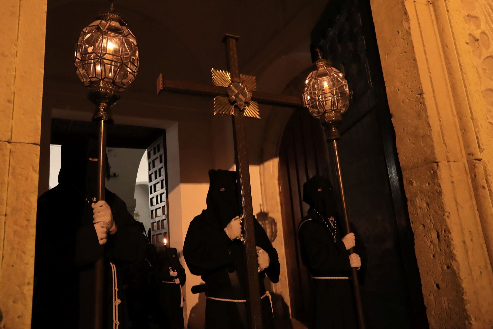 El vía crucis de San Andrés, en imágenes