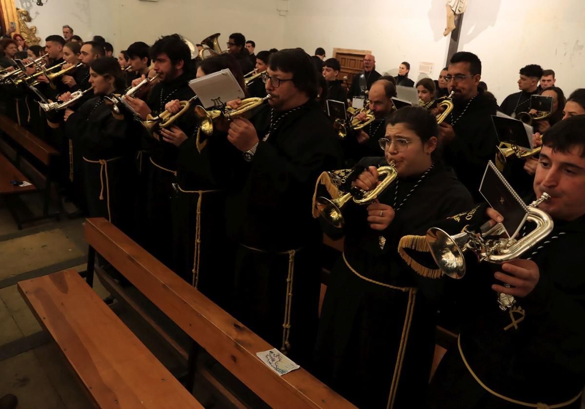 Integrantes de la banda El Cirineo.