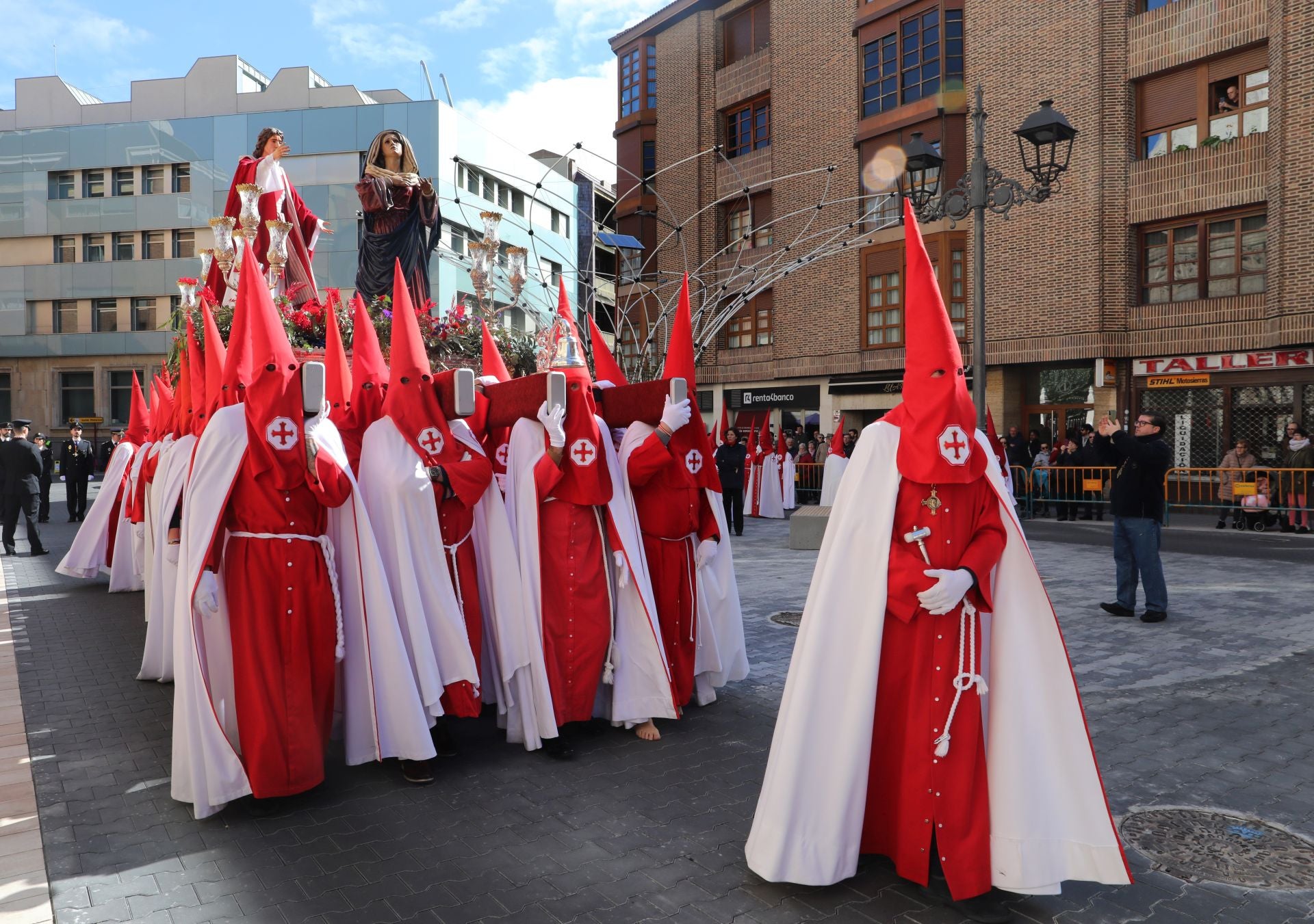 El Indulto llena la Plaza Mayor de Palencia