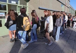 Alumnos en el primer día de clase en el Campus de Palencia.