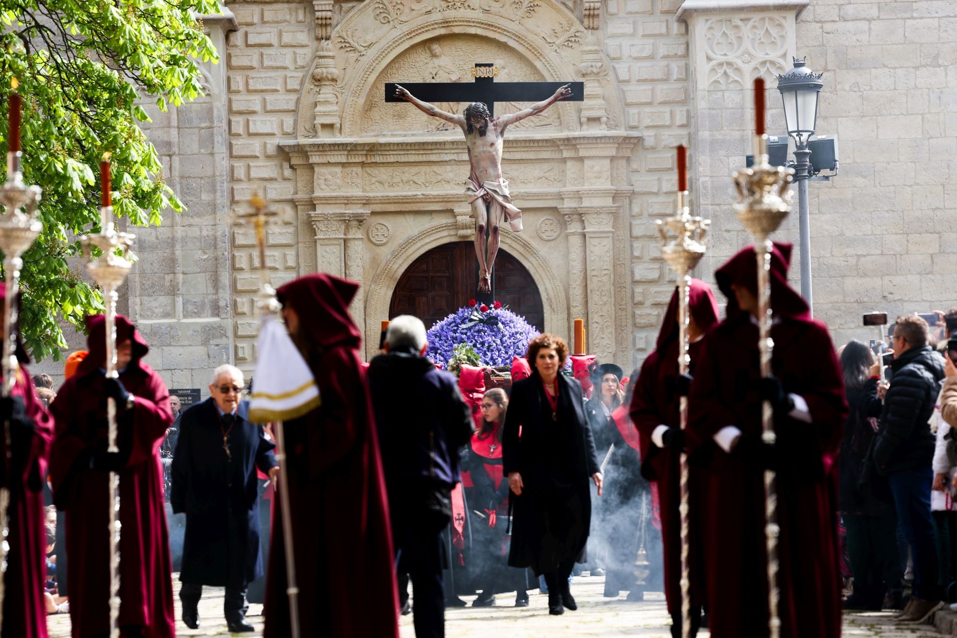 La procesión del Santísimo Cristo de la Luz de Valladolid, en imágenes