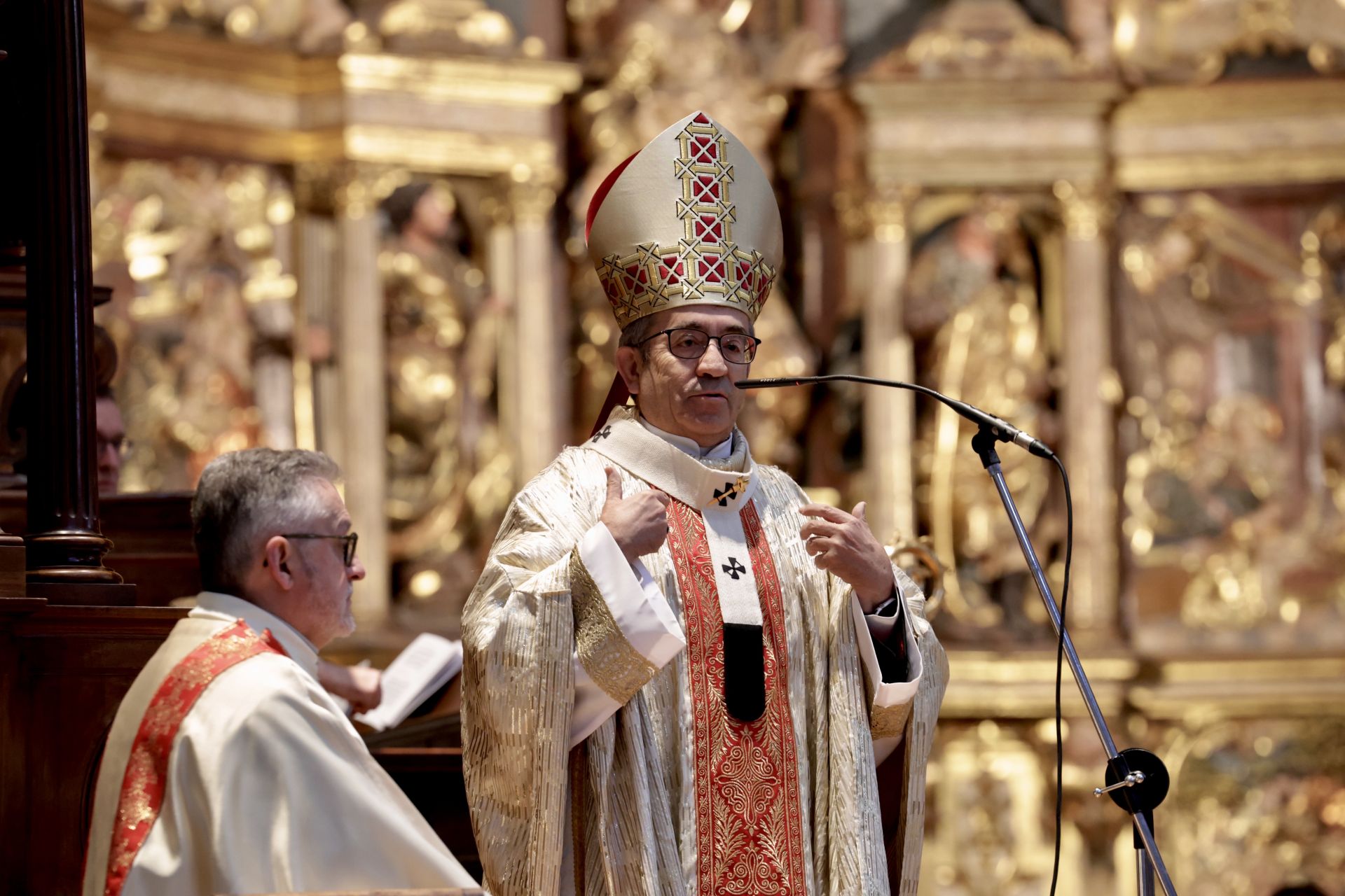 Las imágenes de la misa crismal de este Jueves Santo en Valladolid
