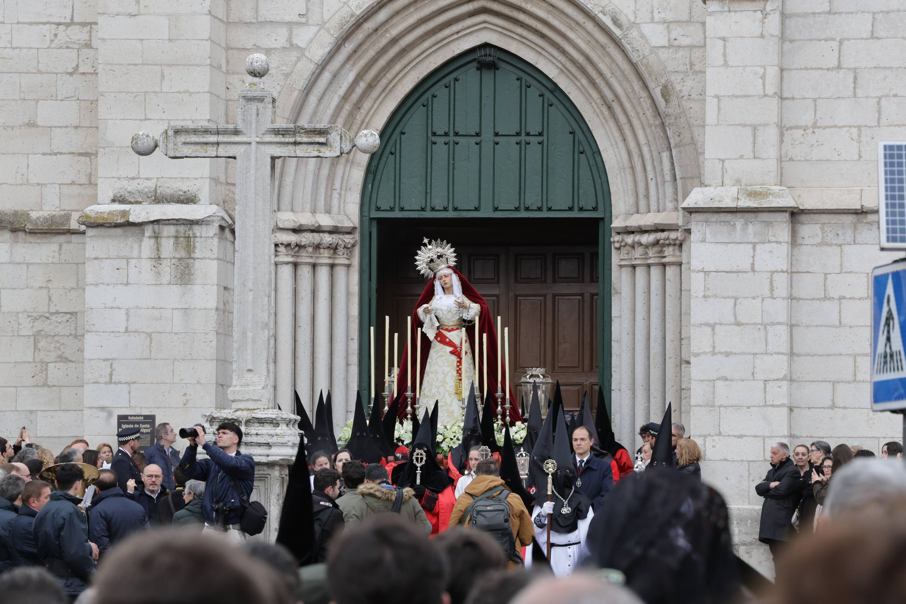 La procesión del Santísimo Cristo de la Preciosísima Sangre, en imágenes