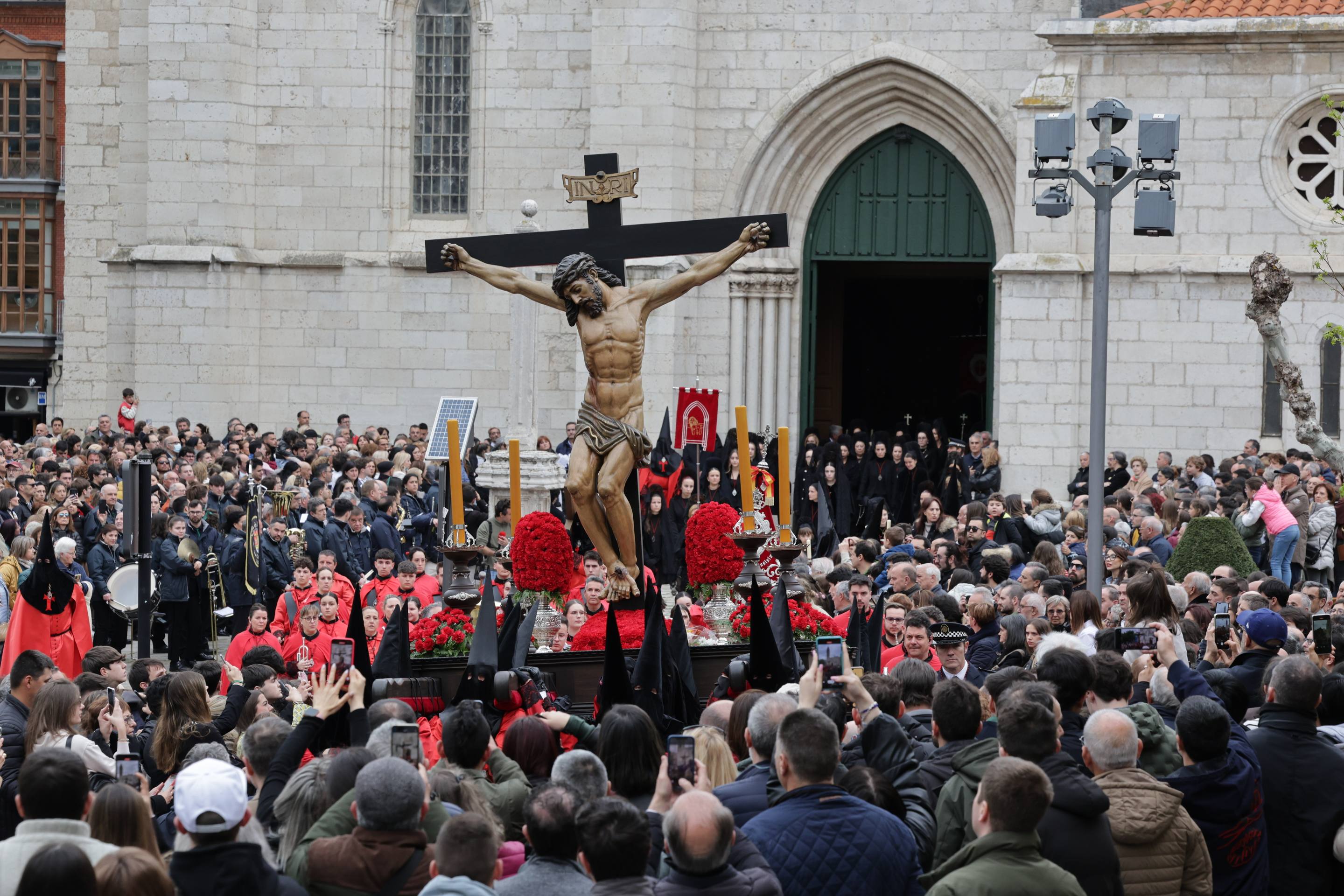La procesión del Santísimo Cristo de la Preciosísima Sangre, en imágenes