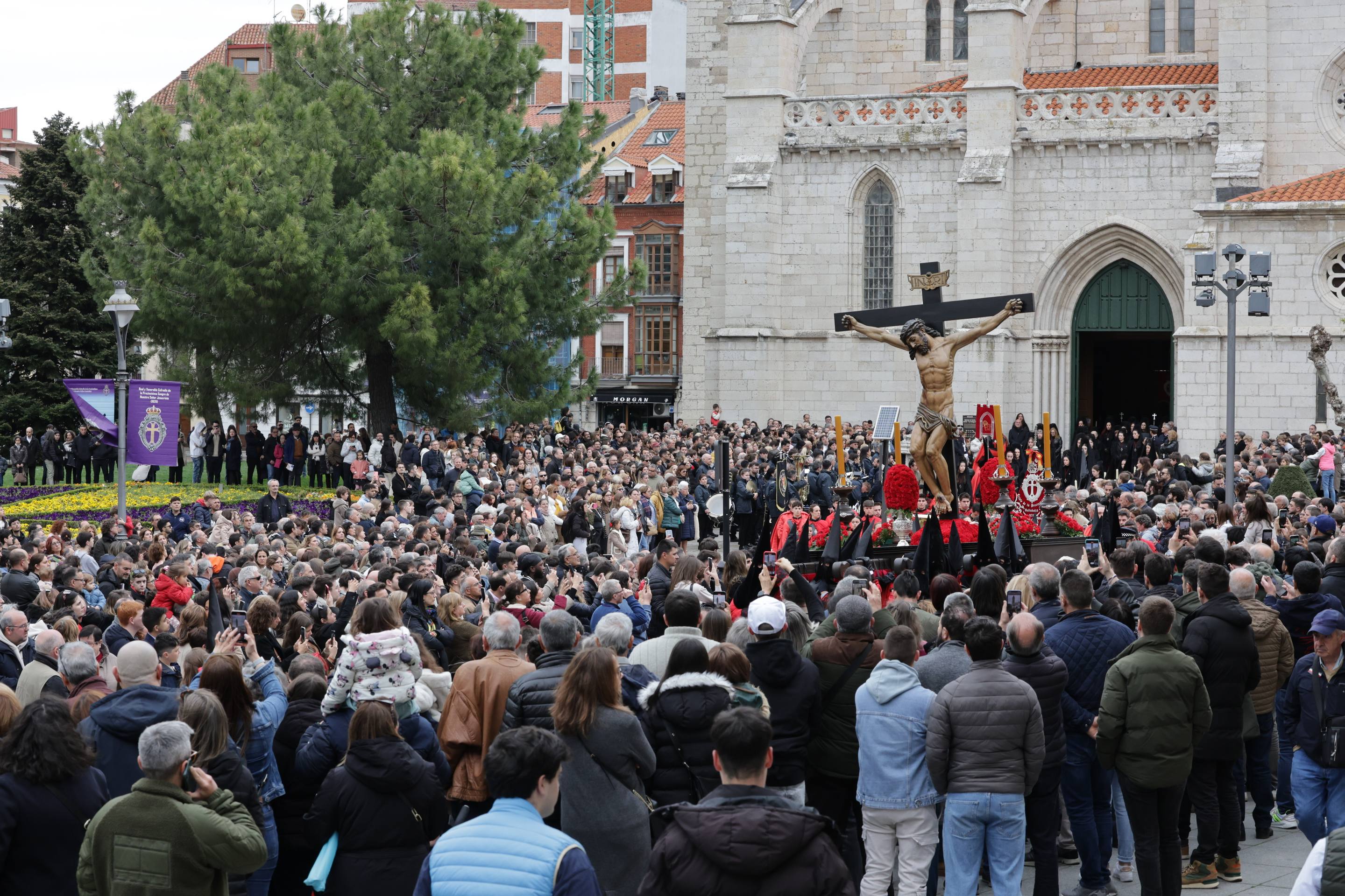 La procesión del Santísimo Cristo de la Preciosísima Sangre, en imágenes