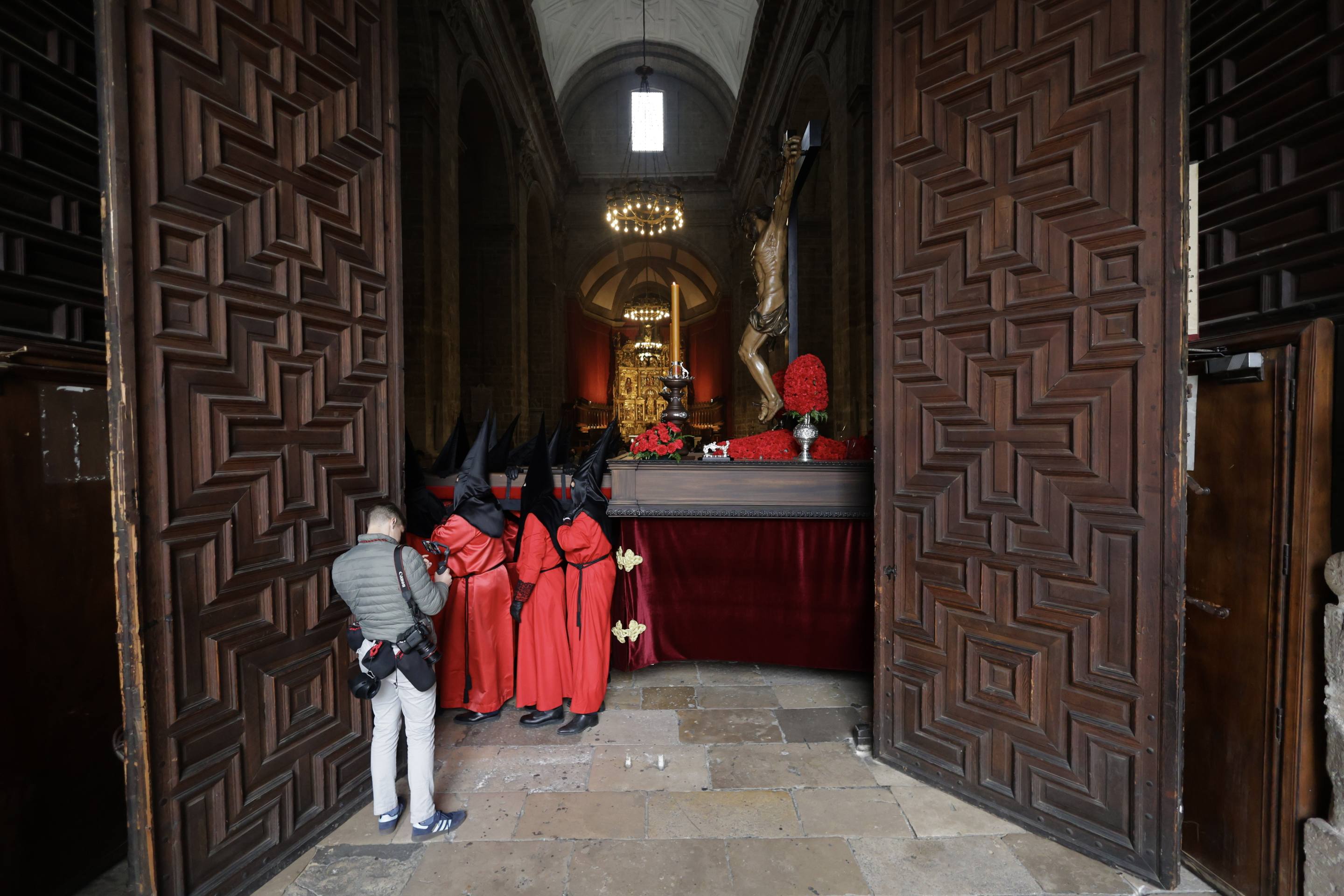 La procesión del Santísimo Cristo de la Preciosísima Sangre, en imágenes