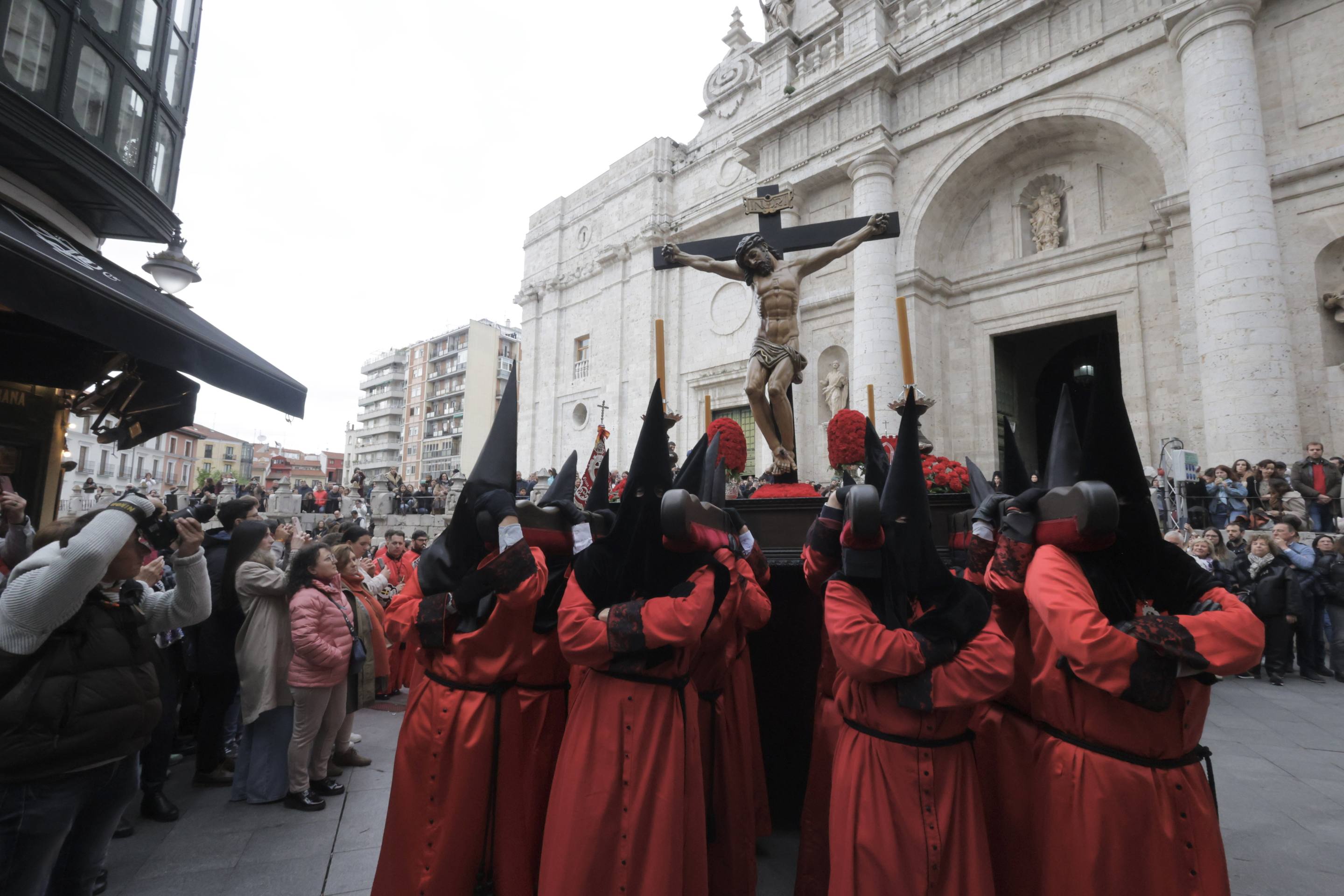 La procesión del Santísimo Cristo de la Preciosísima Sangre, en imágenes
