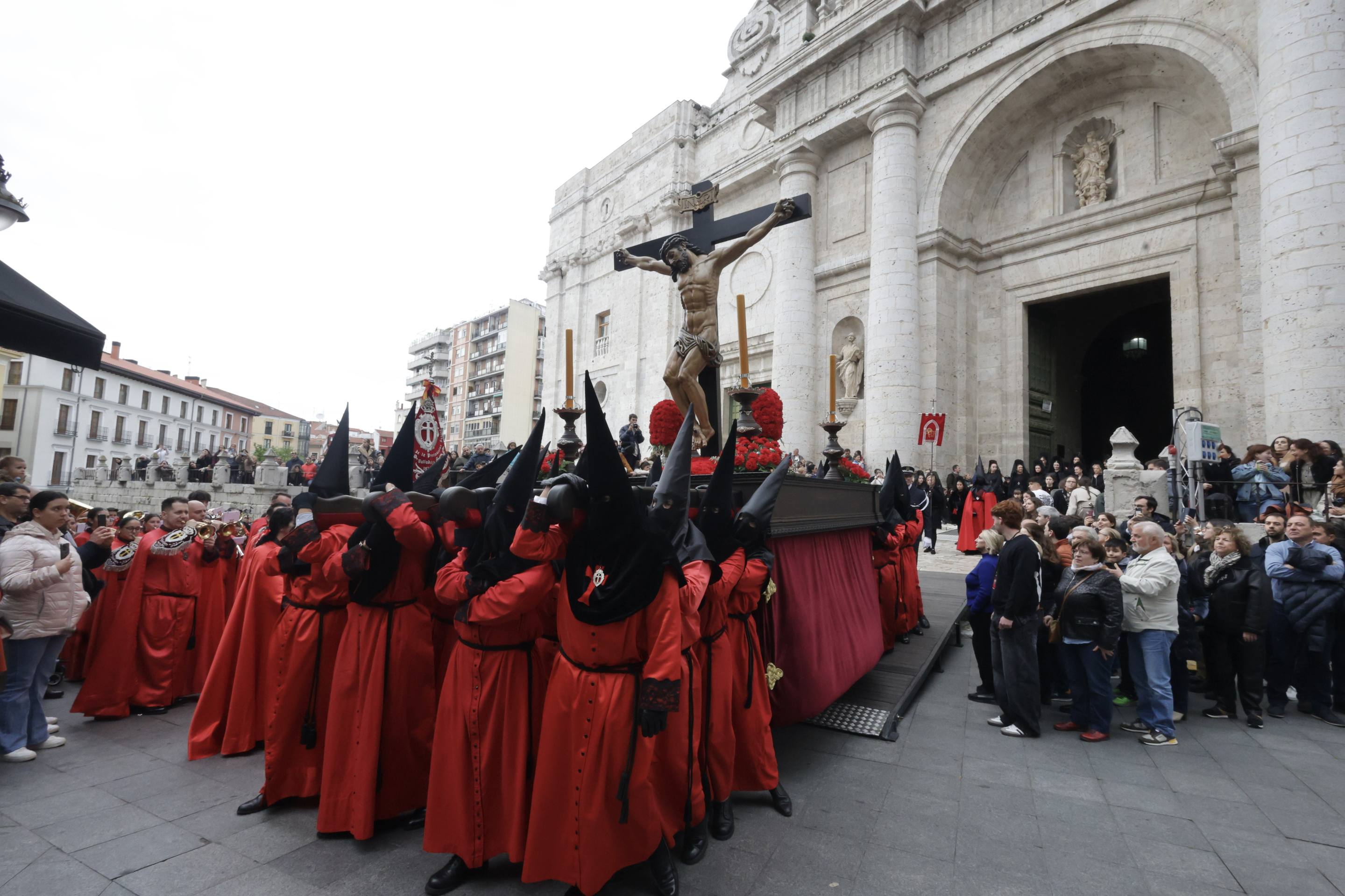 La procesión del Santísimo Cristo de la Preciosísima Sangre, en imágenes
