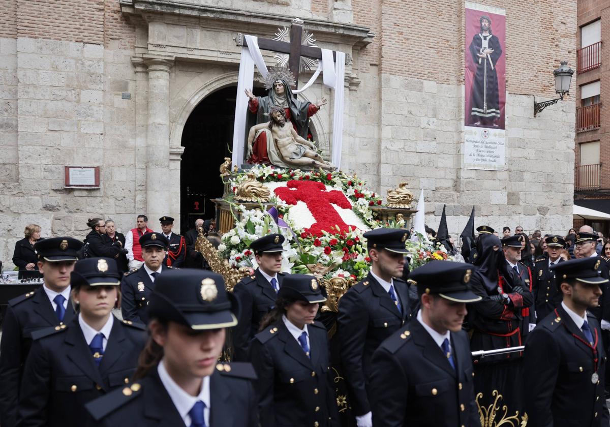 La procesión de Penitencia y Caridad, en imágenes