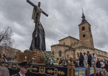 Segovia sucumbe al fervor en su Jueves Santo