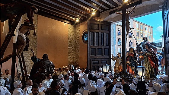 La lluvia da una tregua en Rioseco para celebrar la Procesión de La Soledad