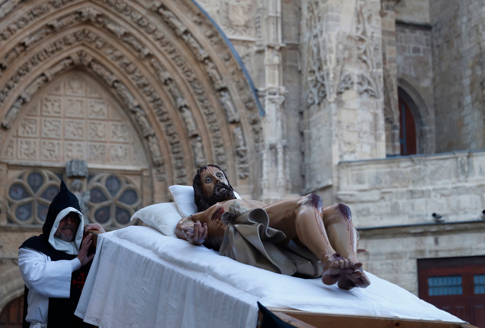 Función del Descendimiento en la plaza de la Inmaculada