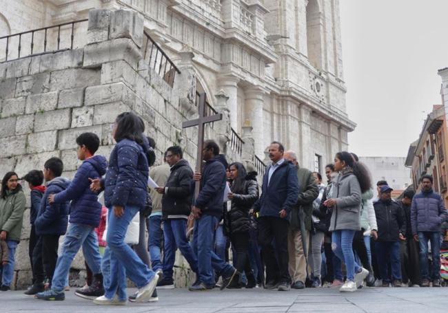 Procesión de la Asociación Cultural de la India en Castilla y León este Viernes Santo.