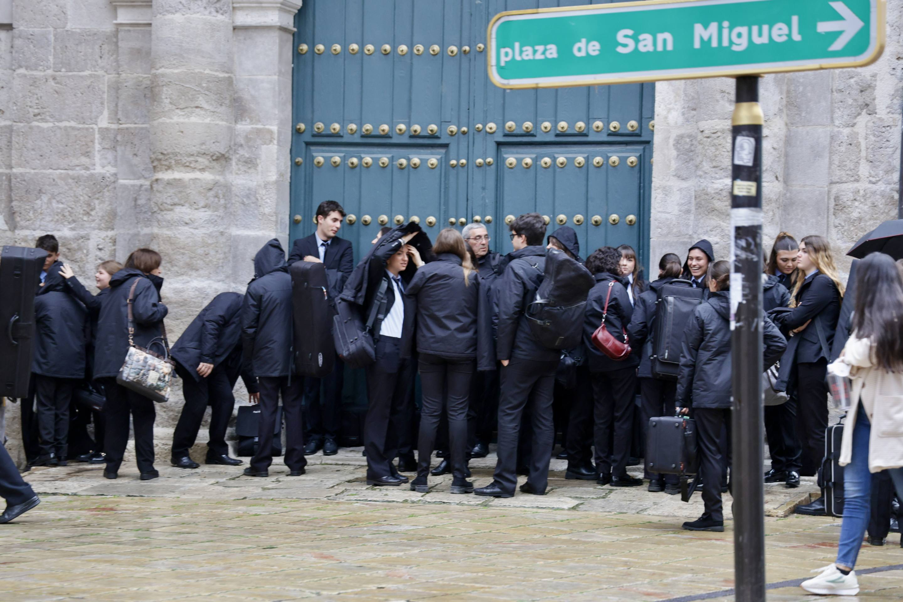 Las imágenes de la suspensión de la Procesión General del Viernes Santo