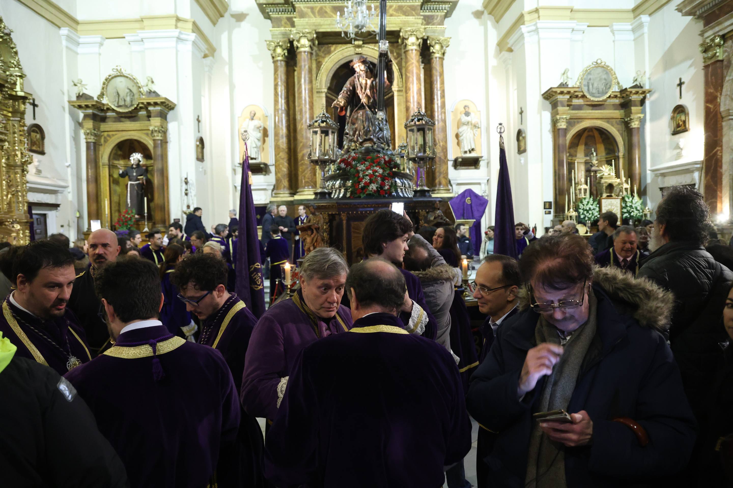 Las imágenes de la suspensión de la Procesión General del Viernes Santo