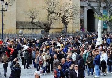 El encanto de Segovia puede al viento: la ciudad, abarrotada de turistas