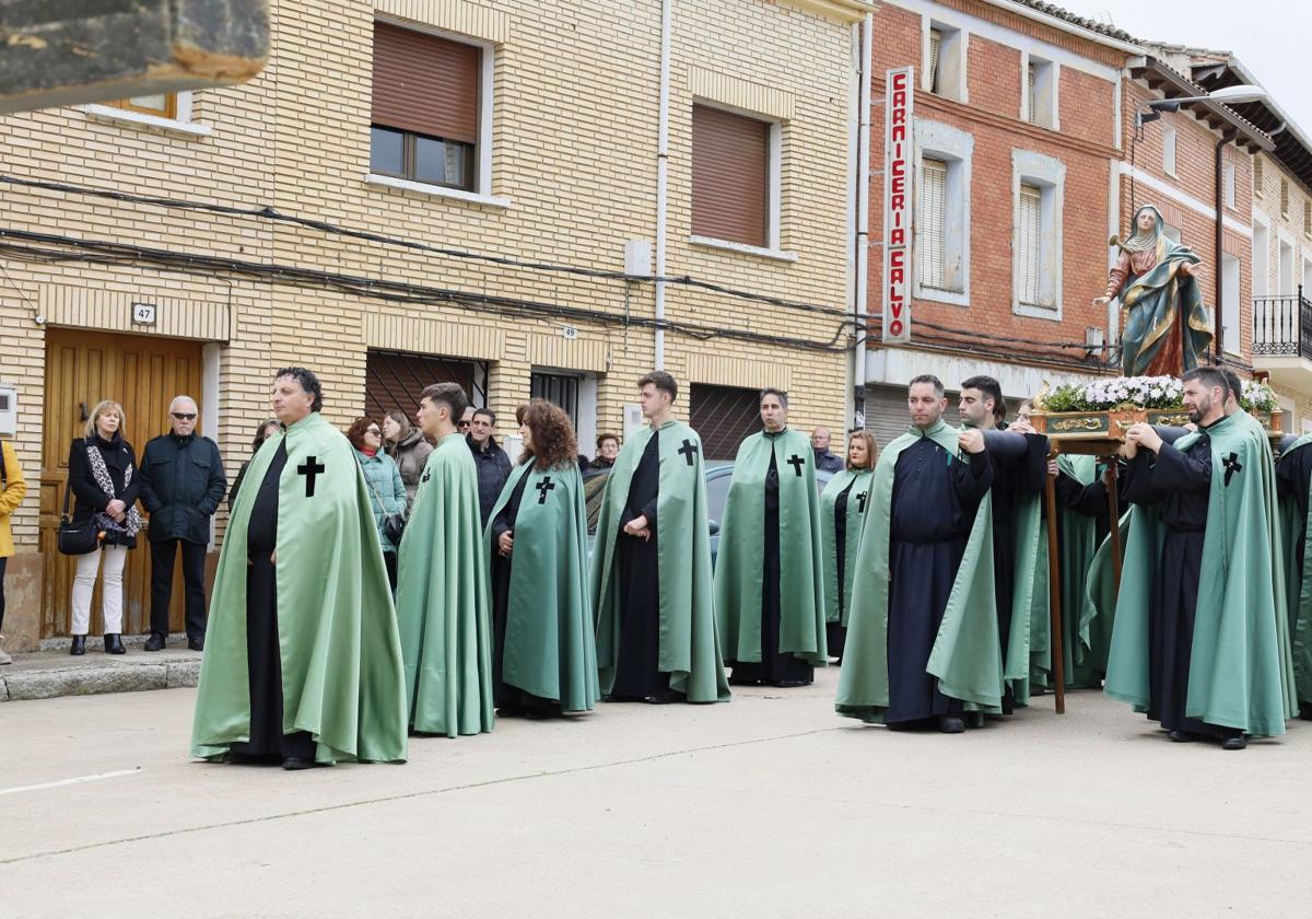 Llegada del Vía Crucis a la iglesia de la Asunción de Osorno.