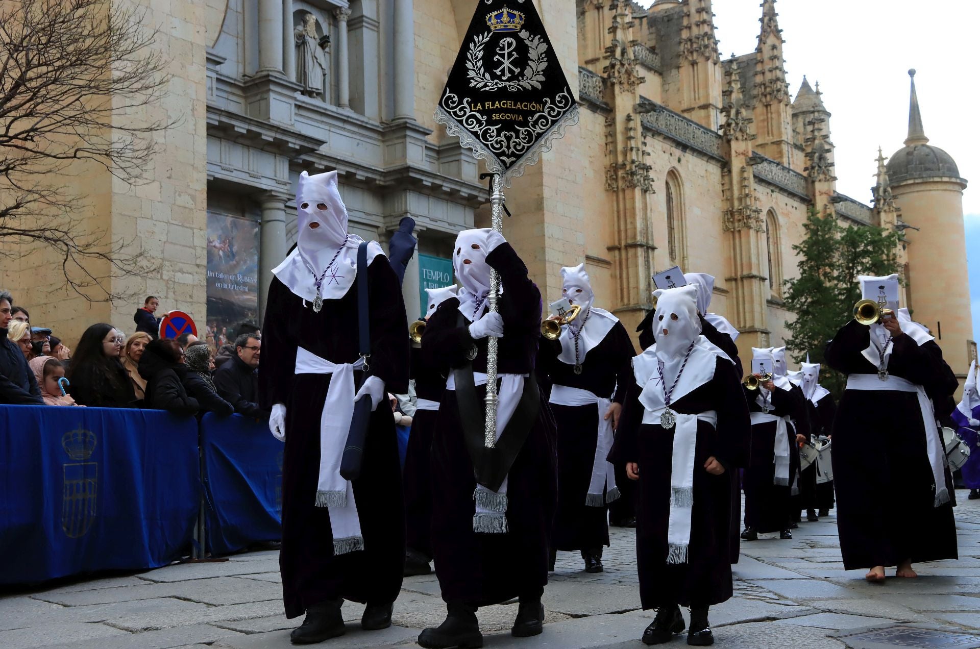 Fotos del Viernes Santo en Segovia (1 de 2)