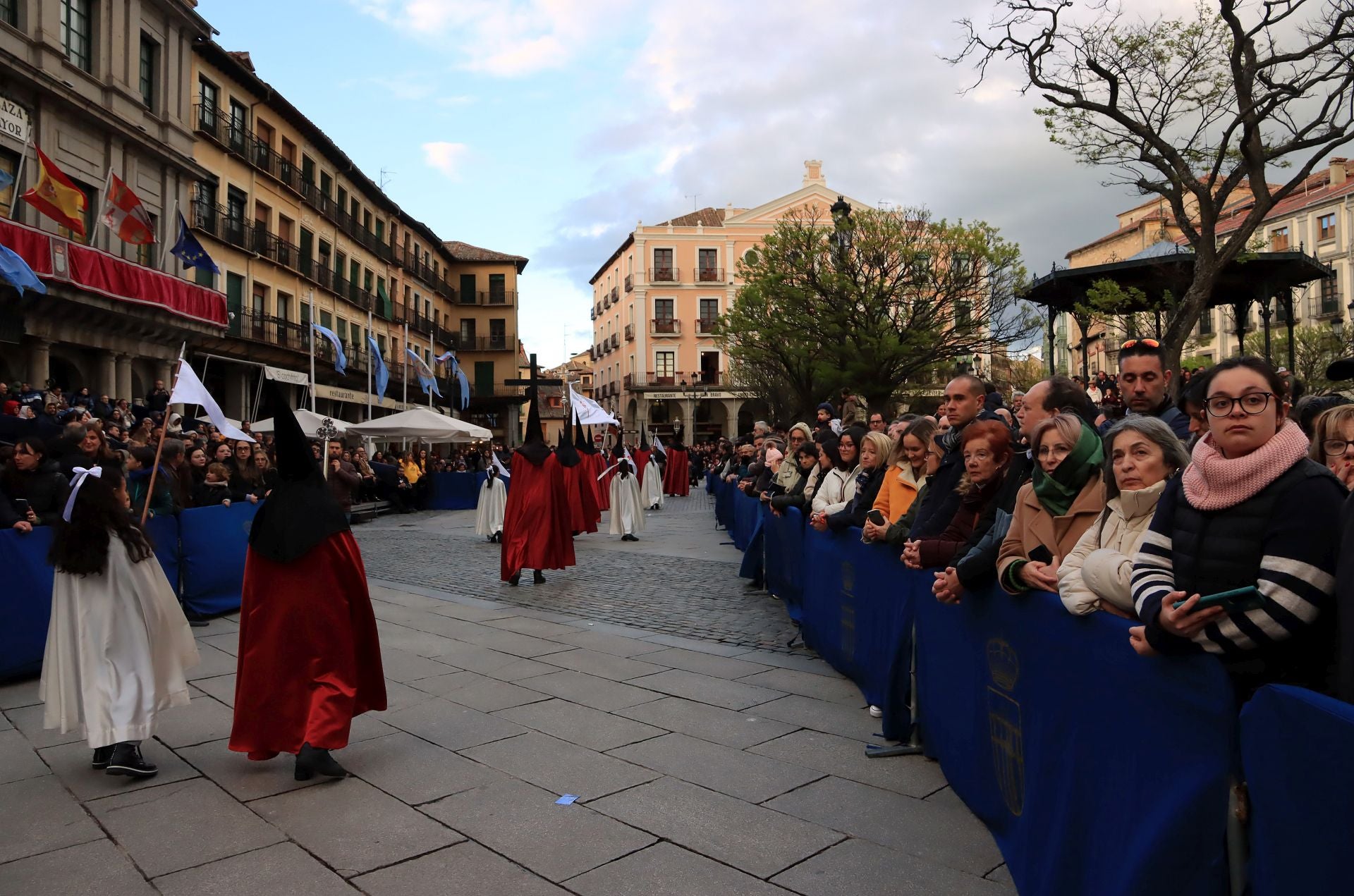 Fotos del Viernes Santo en Segovia (1 de 2)