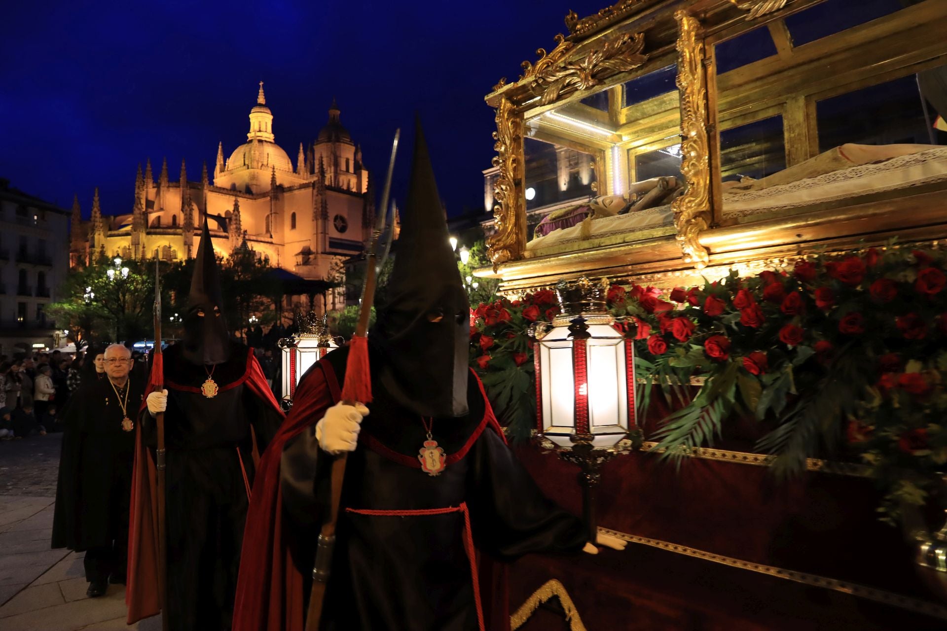 Fotos del Viernes Santo en Segovia (2 de 2)