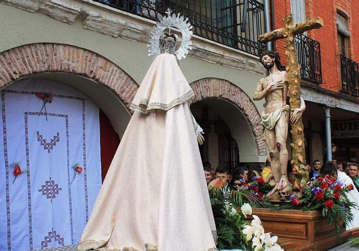 Olmedo pone fin a su Semana Santa con la tradicional Procesión del Encuentro