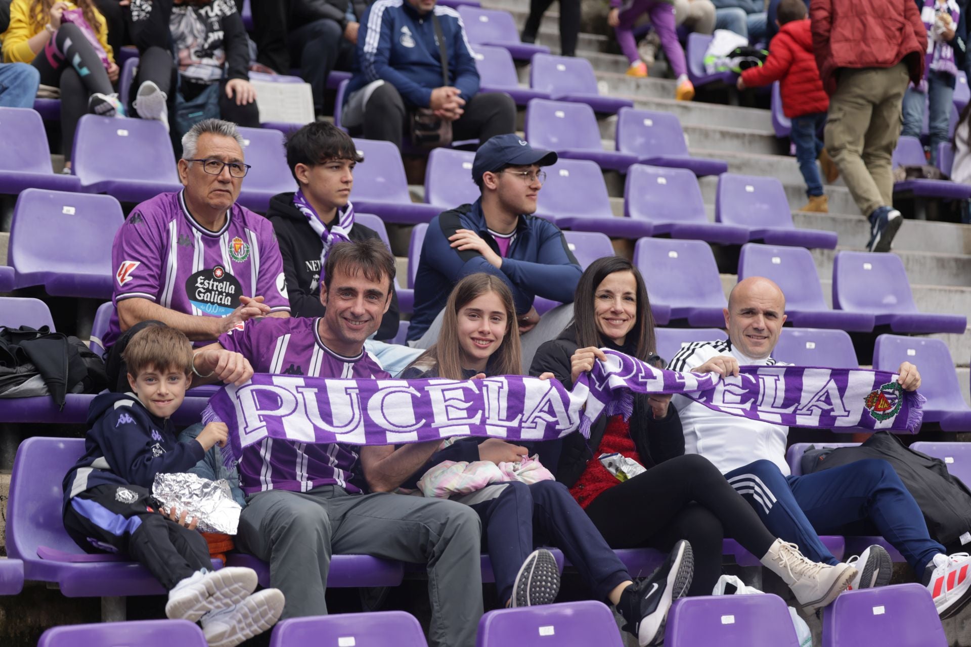 Búscate en la grada del Real Valladolid - Osasuna (2/4)