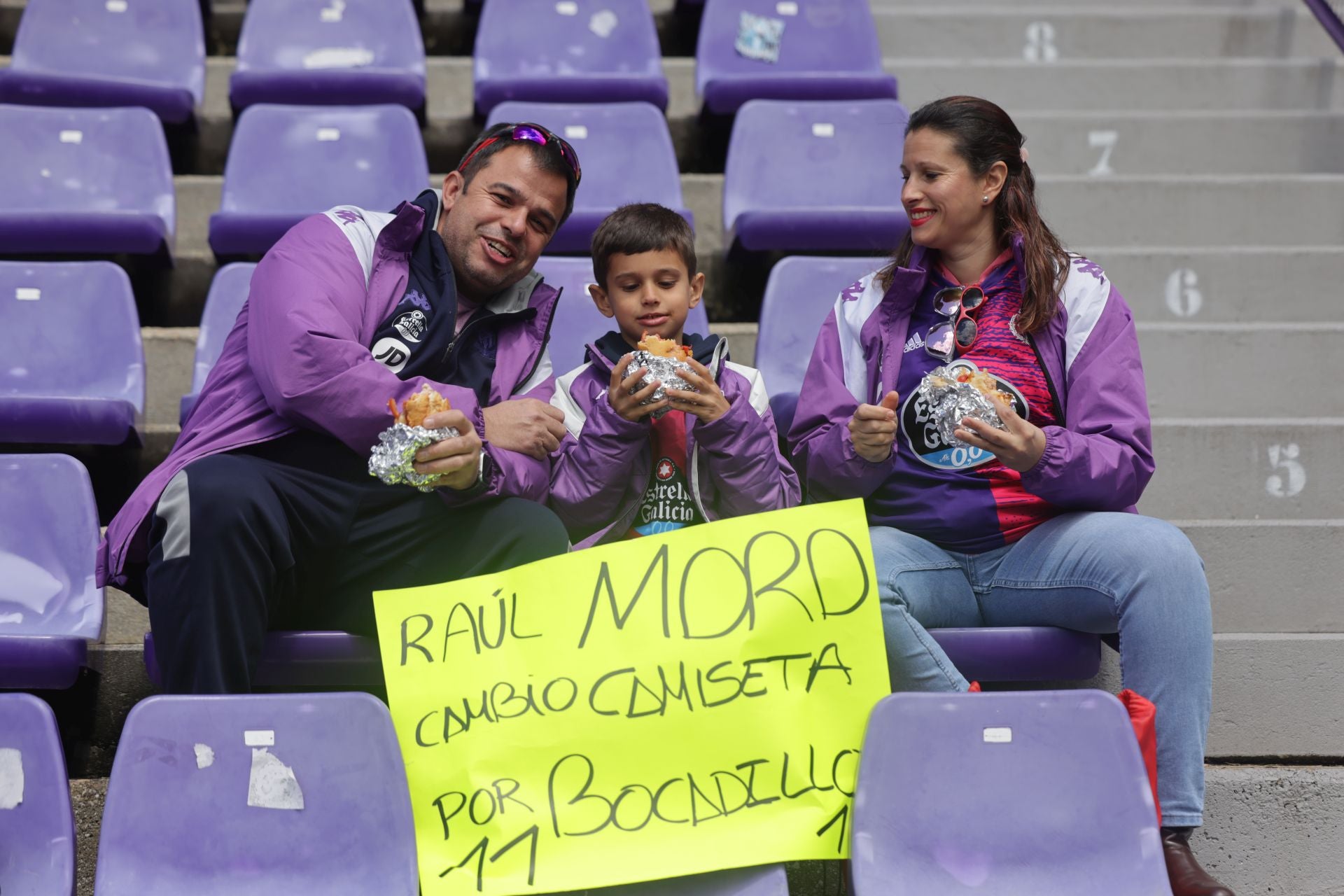 Búscate en la grada del Real Valladolid - Osasuna (2/4)