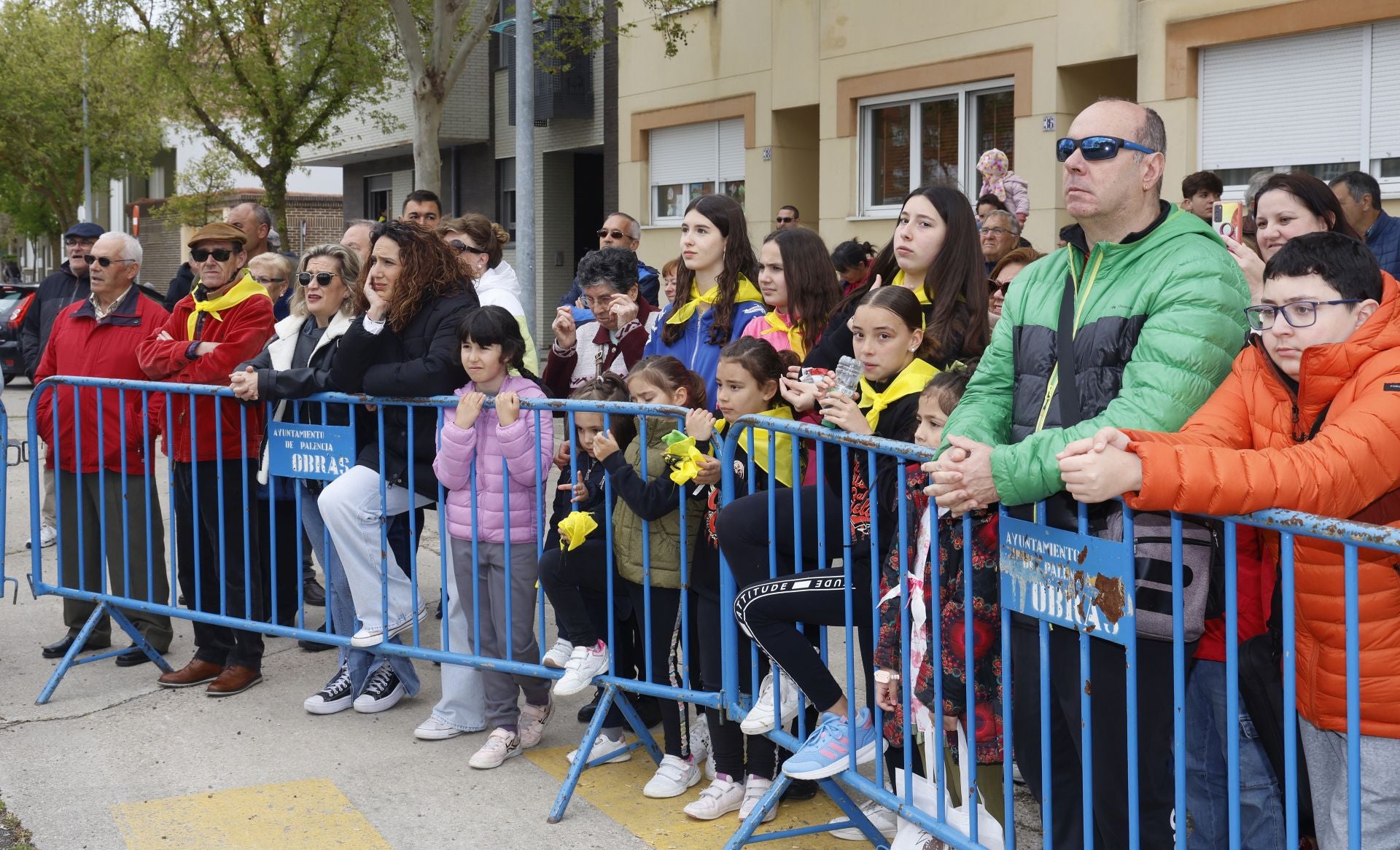 El barrio del Cristo enciende el cohetón de las fiestas