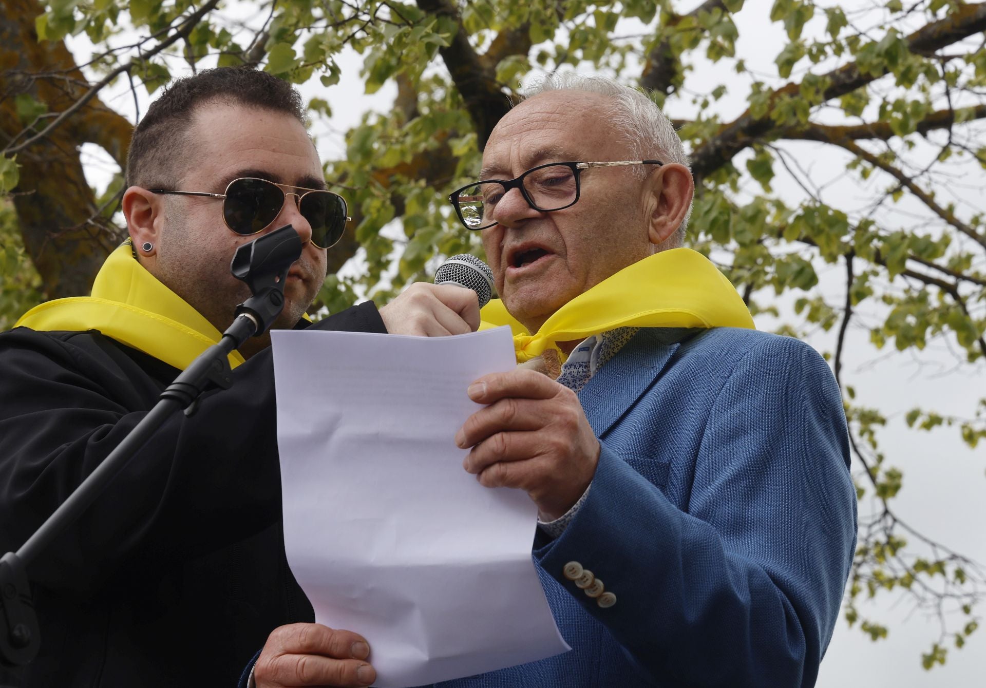 El barrio del Cristo enciende el cohetón de las fiestas