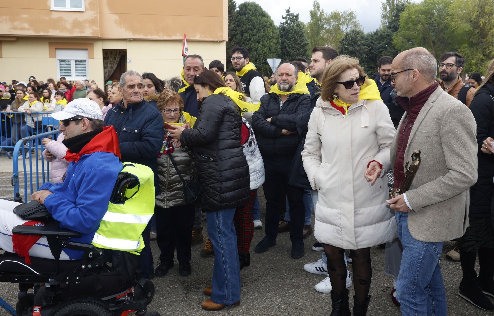 El barrio del Cristo enciende el cohetón de las fiestas