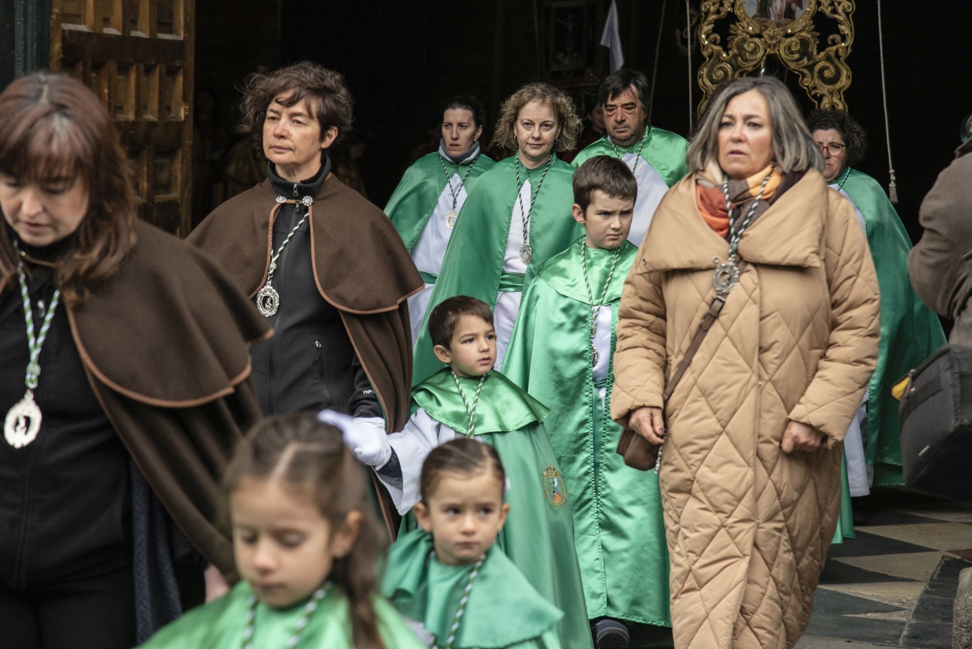 Segovia acompaña la Procesión del Resucitado