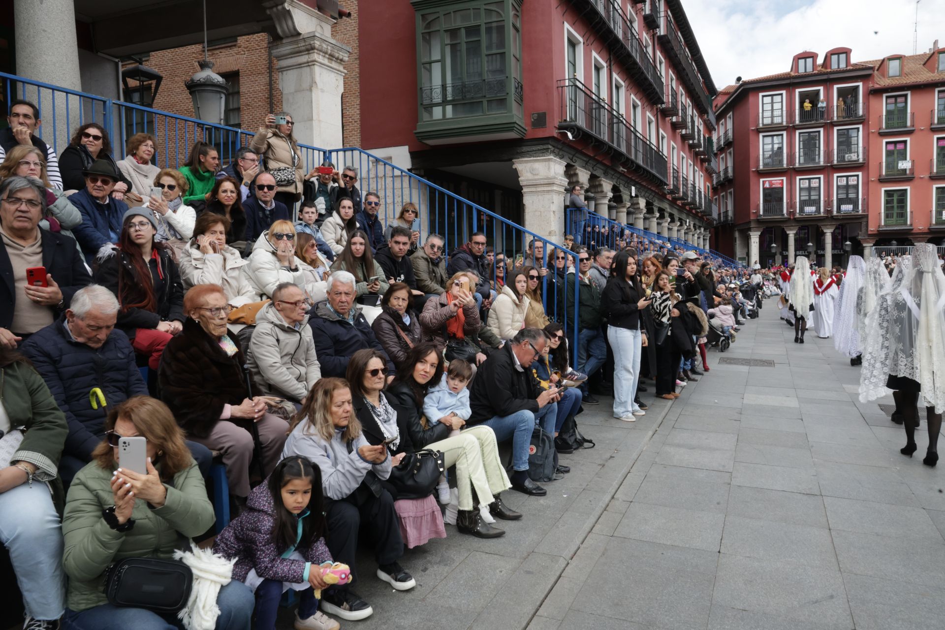 La Misa Pascual y el Encuentro de Jesús Resucitado con la Virgen de la Alegría en Valladolid