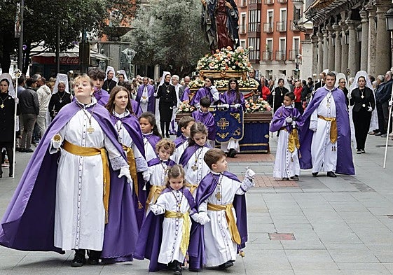 La procesión del Encuentro de Jesús Resucitado con la Virgen de la Alegría en Valladolid