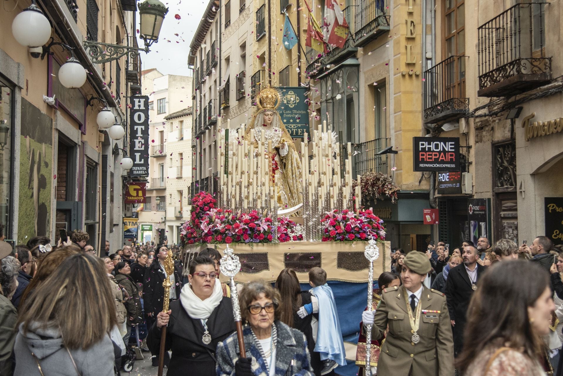 La Procesión de la Virgen del Rocío de Segovia, en imágenes