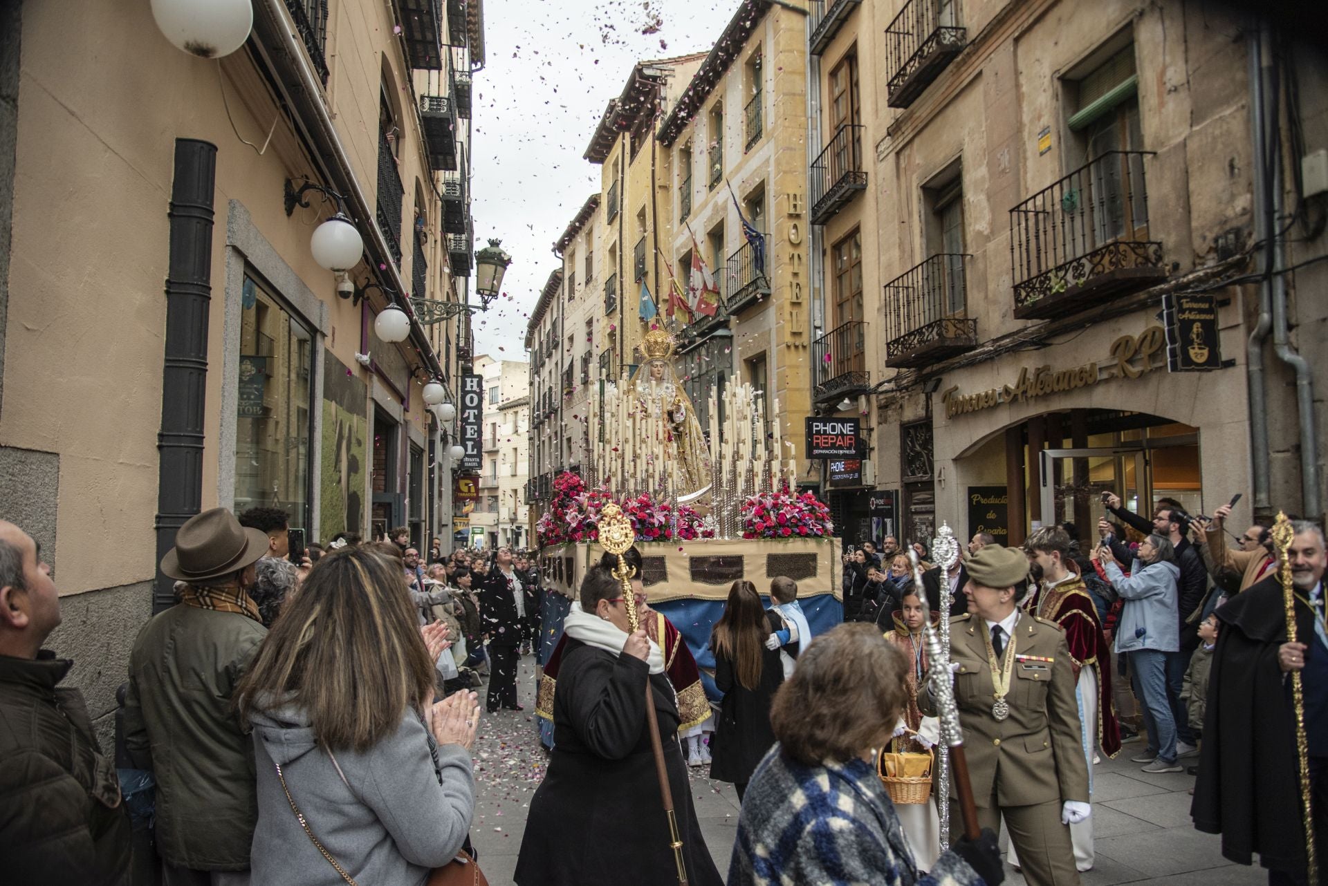 La Procesión de la Virgen del Rocío de Segovia, en imágenes