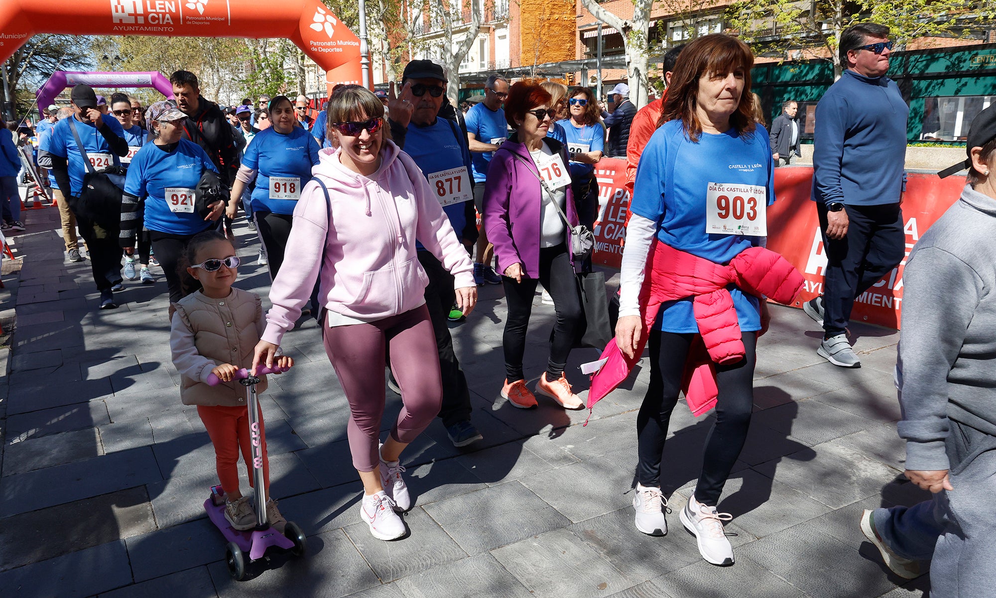 Palencia se llena de deportistas para celebrar el Día de Castilla y León