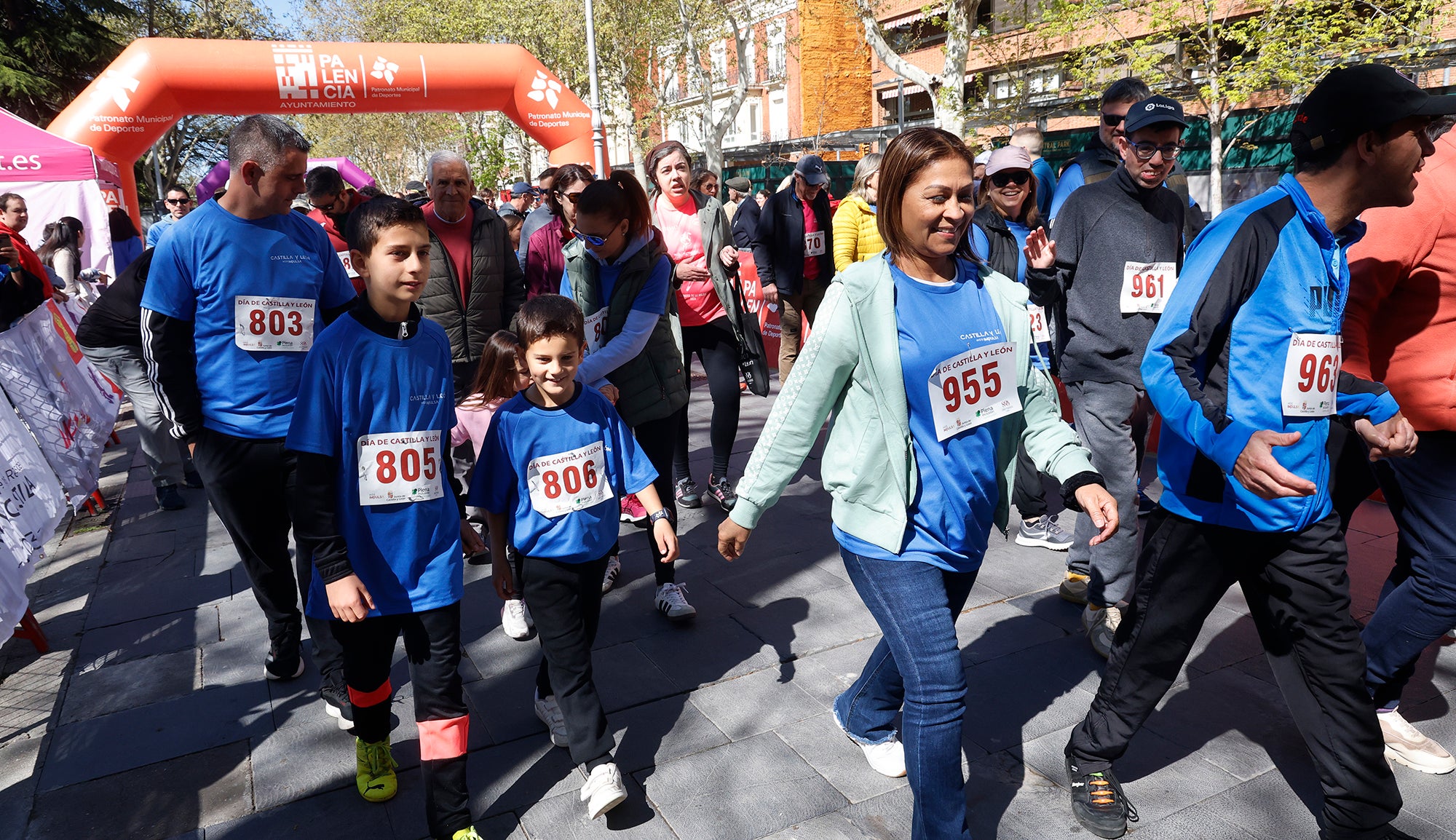 Palencia se llena de deportistas para celebrar el Día de Castilla y León