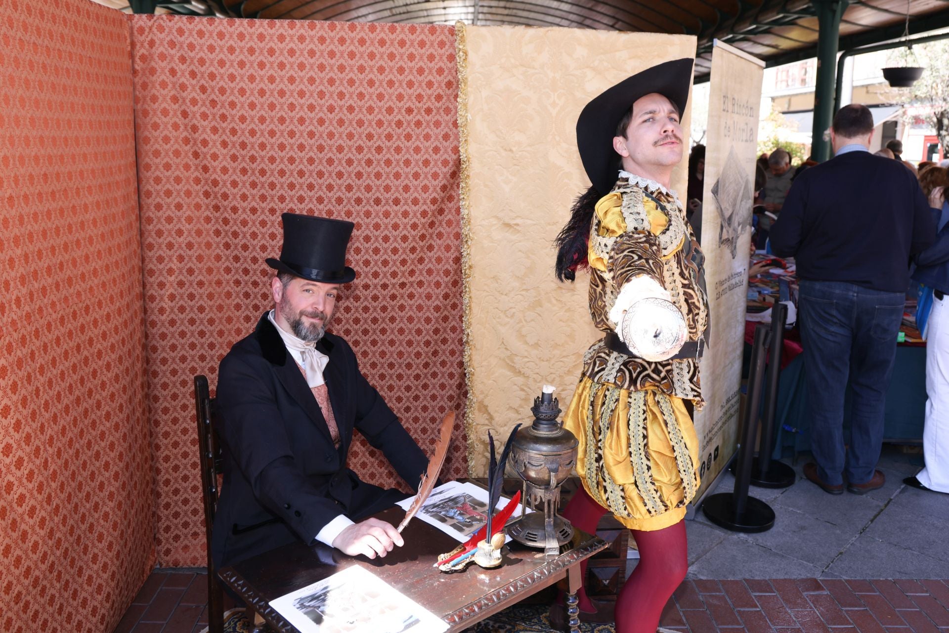 Día del Libro en la Plaza de España de Valladolid.