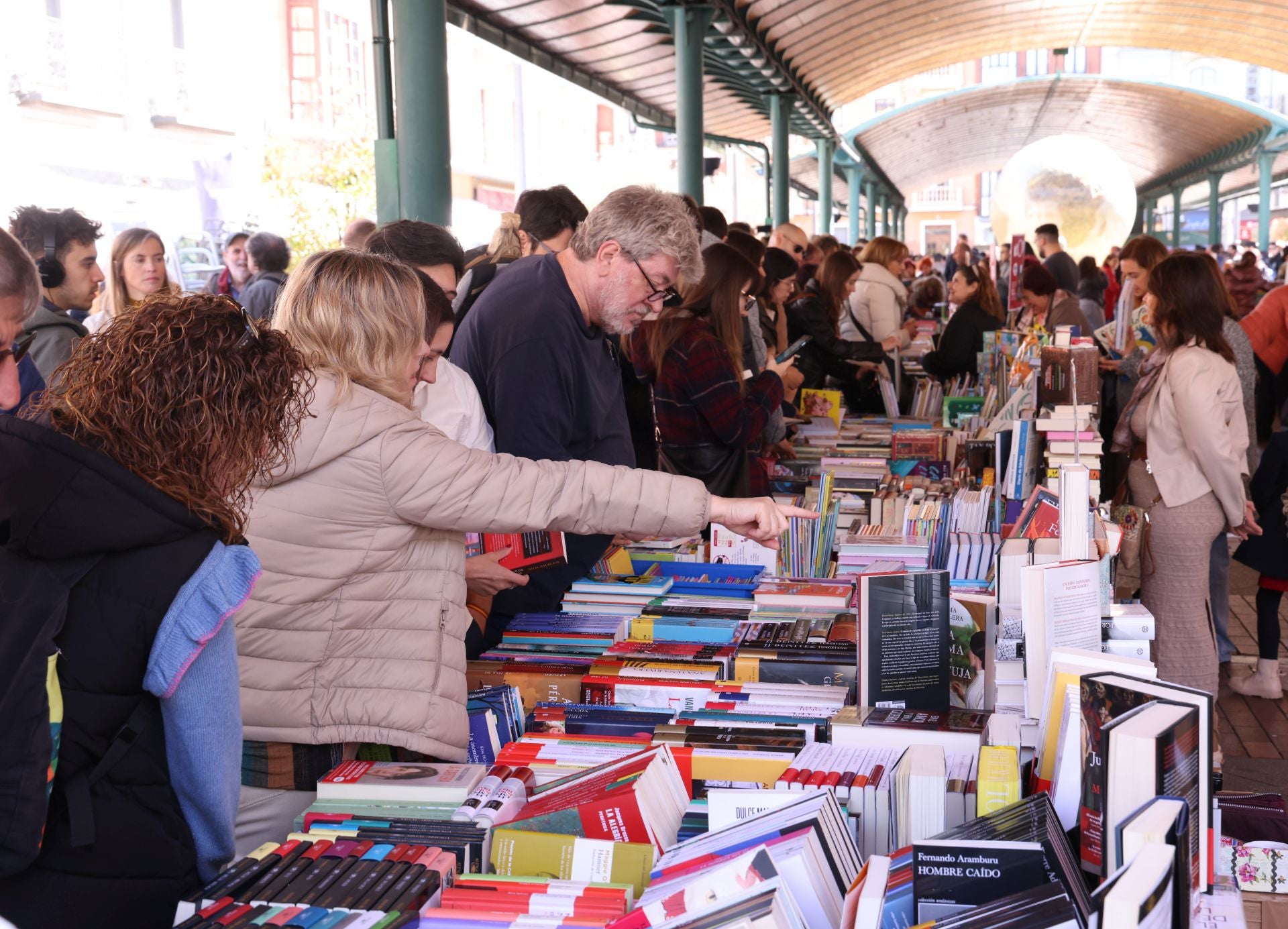 Día del Libro en la Plaza de España de Valladolid.