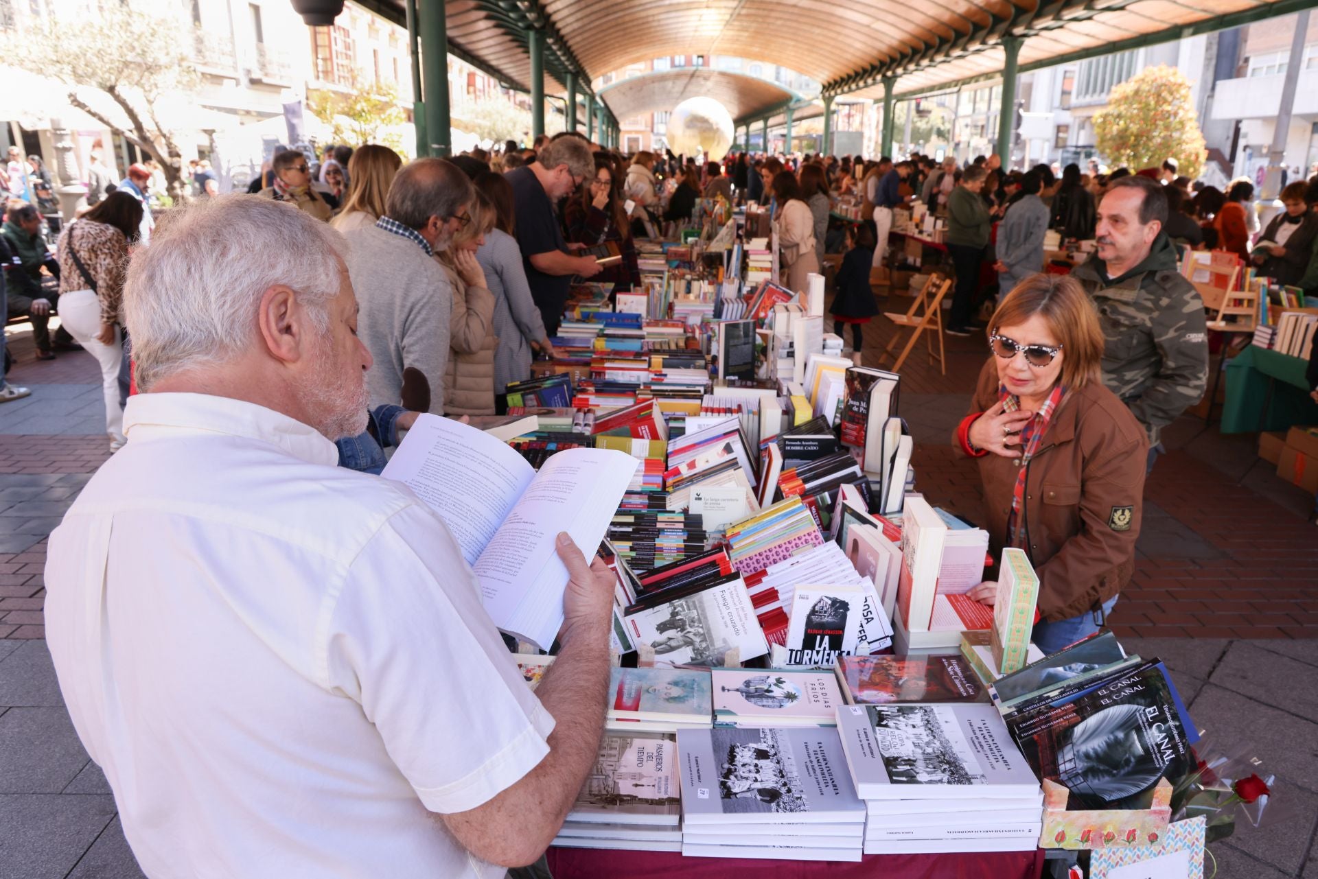 Día del Libro en la Plaza de España de Valladolid.