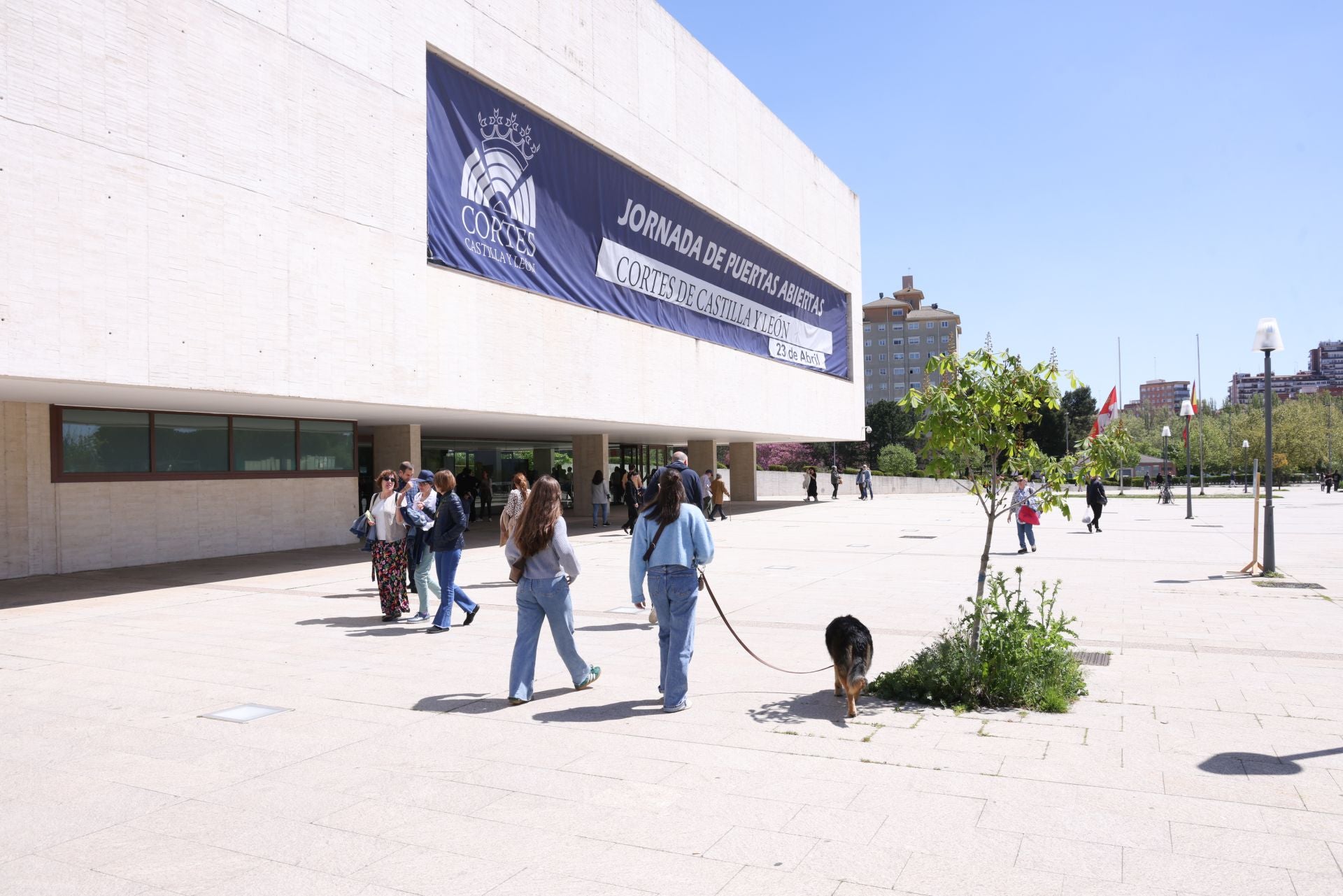 Jornada de puertas abiertas en Las Cortes de Castilla y León