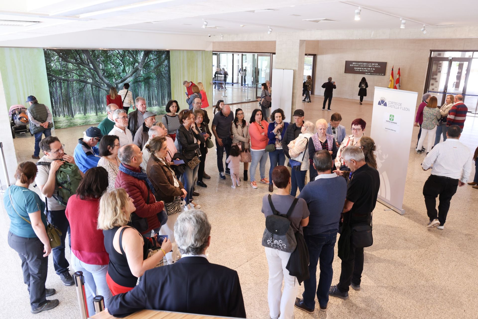 Jornada de puertas abiertas en Las Cortes de Castilla y León