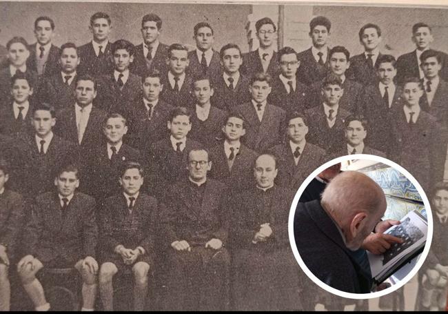 Alumnos de la promoción de 1956. Álvaro Pombo es el segundo or la derecha, en la fila superior. Abajo, en detalle, Pombo observando la fotografía durante su última visita al colegio San José en 2023