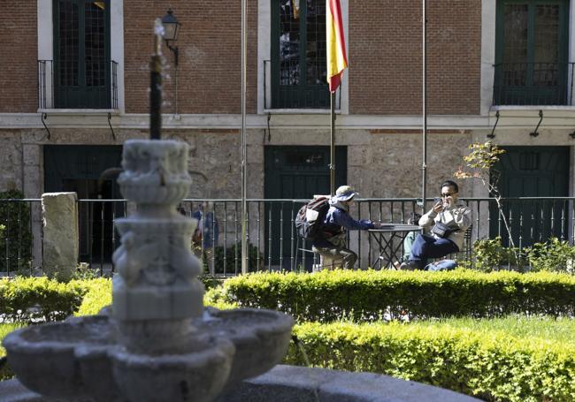 Jardín delantero de la Casa de Cervantes.