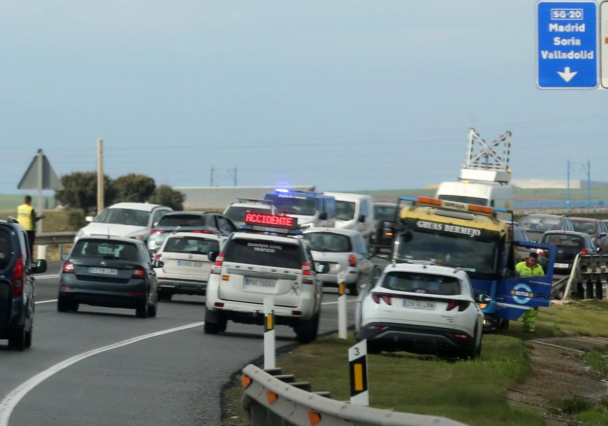 Dos heridos en una colisión múltiple de cuatro coches en Segovia
