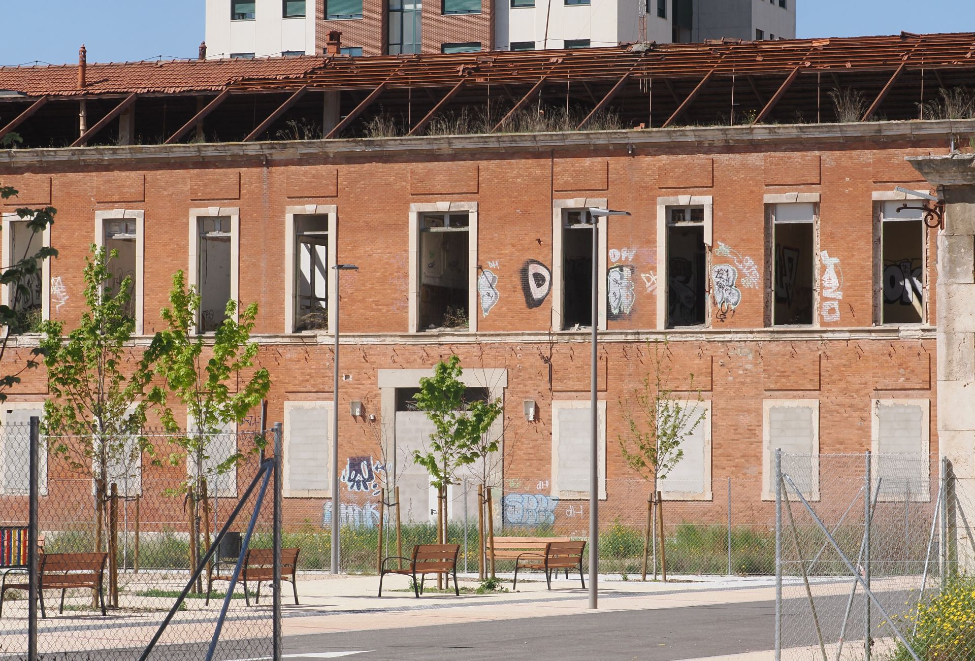 Obras en el Paseo de Arco de Ladrillo de Valladolid para construir pisos para jóvenes