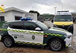 Un conductor de ambulancia ha sido despedido por parar a desayunar con pacientes a bordo.