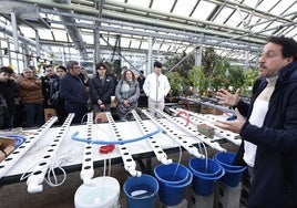 Visita a un invernadero de Agrarias, en la jornada de puertas abiertas del mes pasado para nuevos estudiantes.