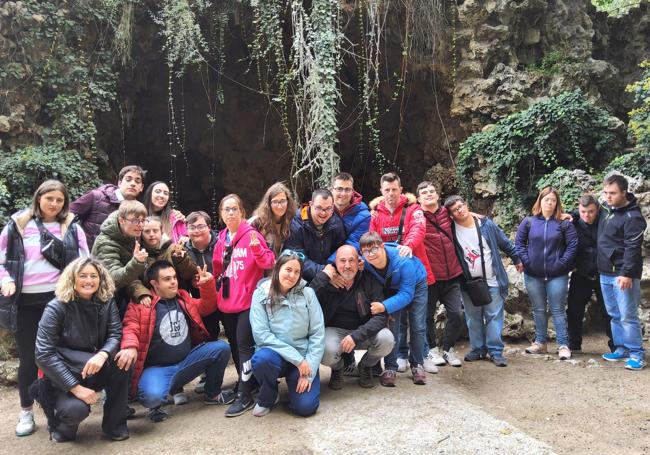Socios de la federación Down Castilla y León durante una excursión.