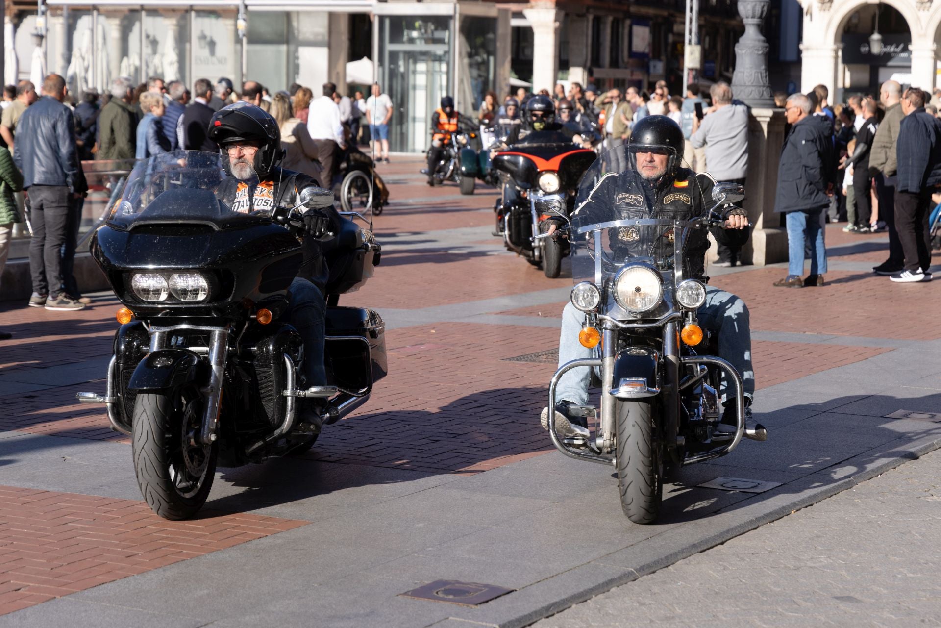 Las imágenes de las motos en la VIII Lechazada sobre Harley Davidson